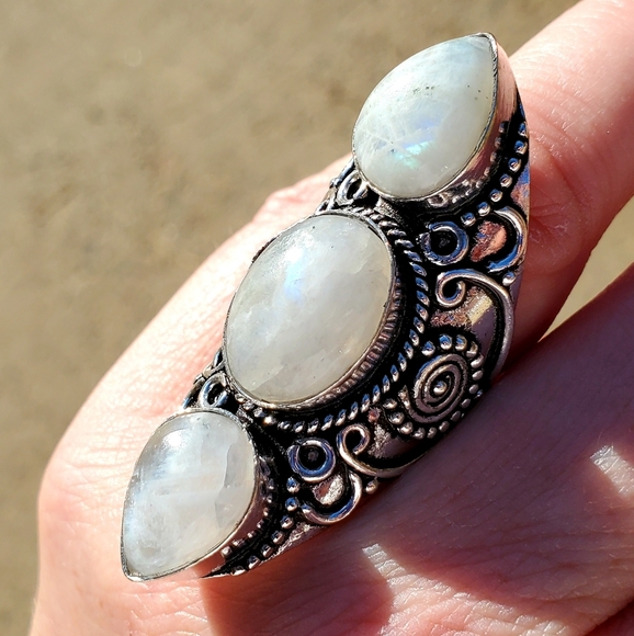 New Rainbow Moonstone 925 Silver Statement Ring. - Picture 4 of 15